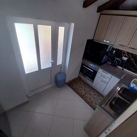 Guest House Ilir Berat Extérieur photo