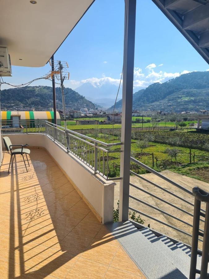Guest House Ilir Berat Extérieur photo
