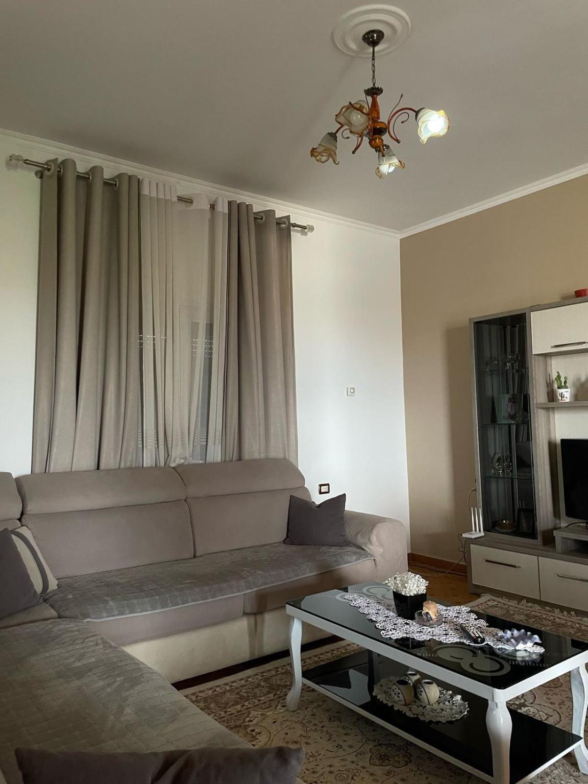 Guest House Ilir Berat Extérieur photo
