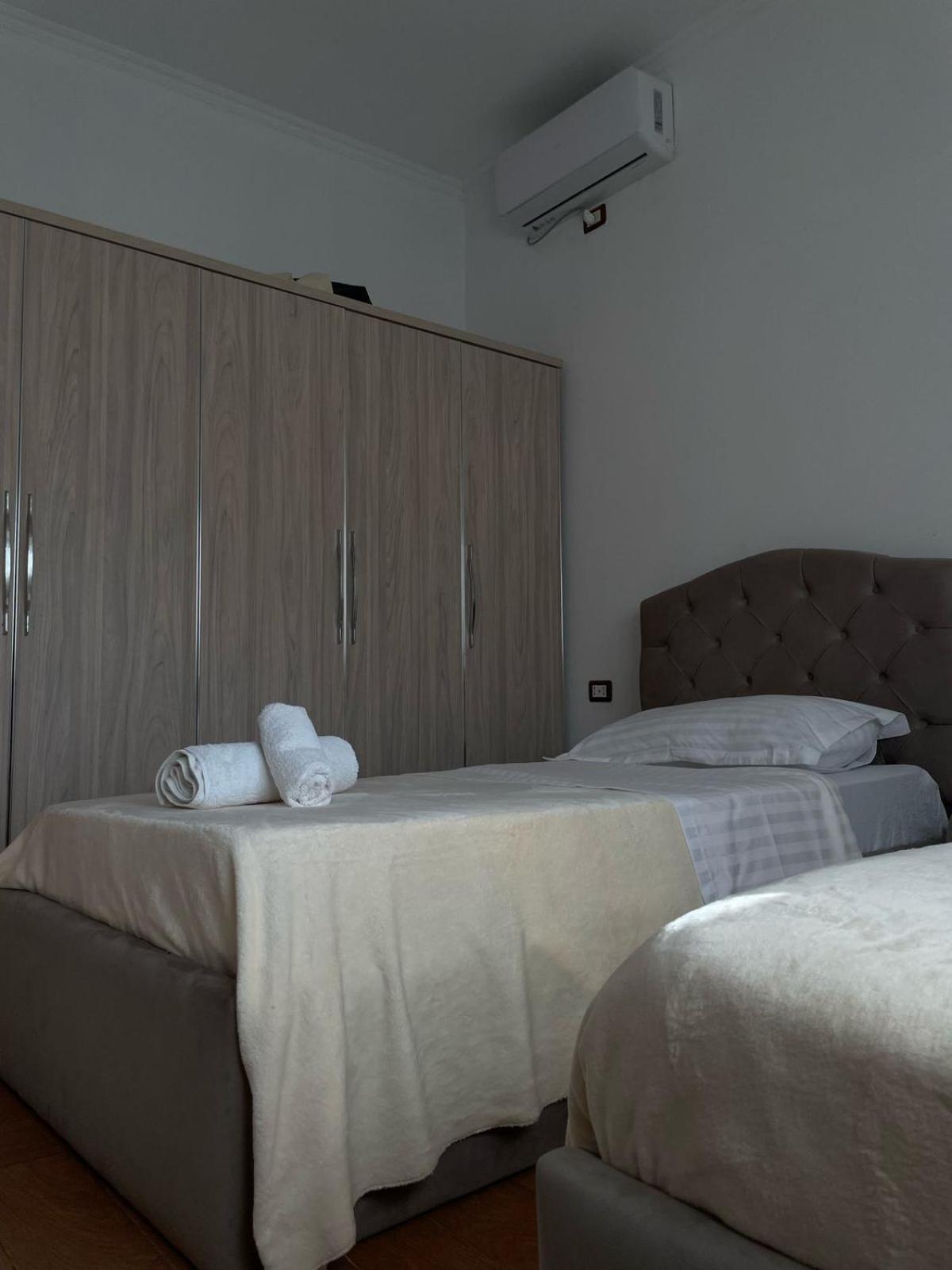 Guest House Ilir Berat Extérieur photo