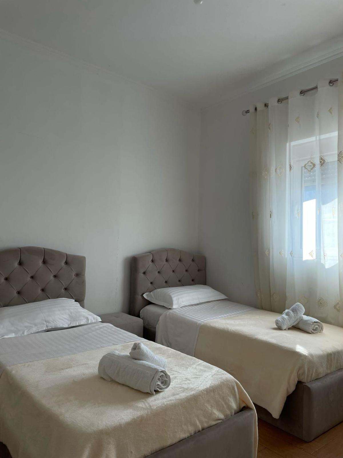 Guest House Ilir Berat Extérieur photo