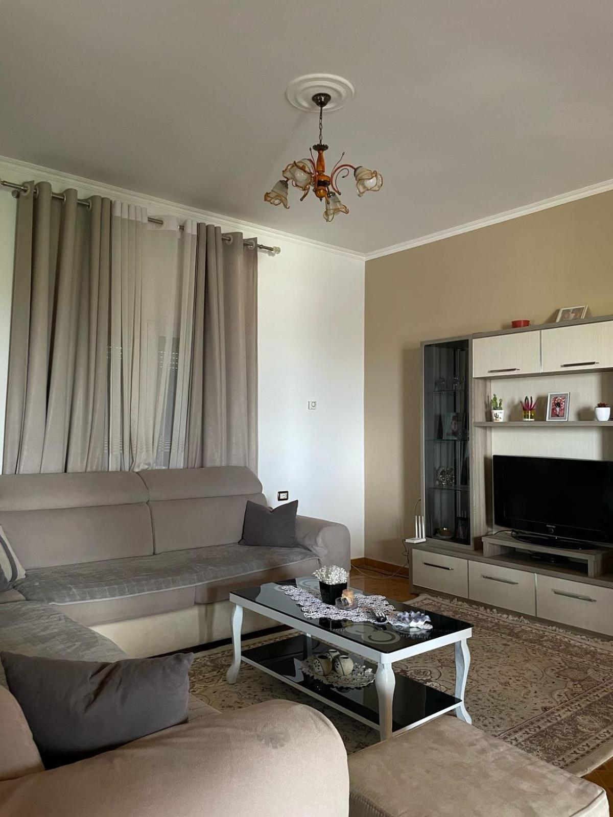 Guest House Ilir Berat Extérieur photo