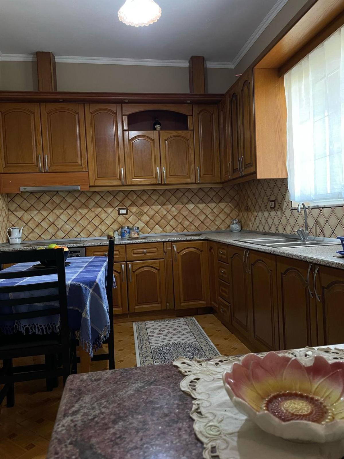 Guest House Ilir Berat Extérieur photo